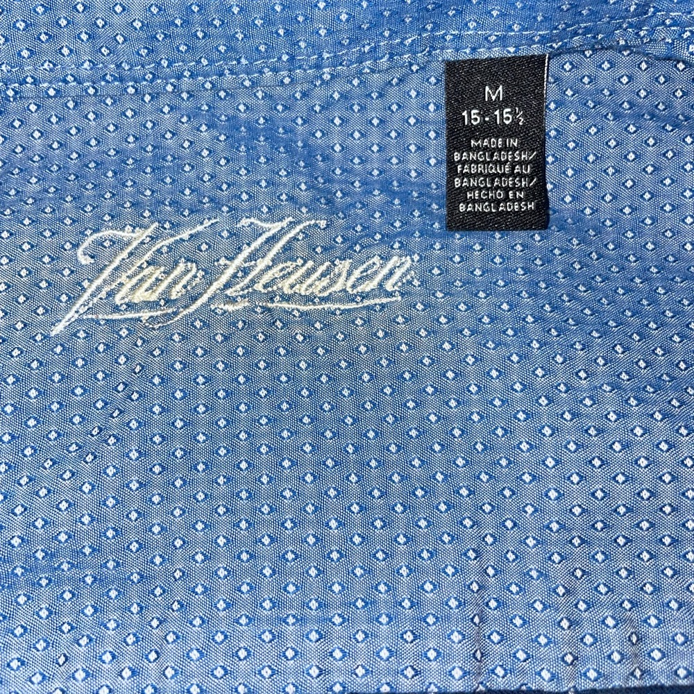 Men’s VanHeusen button down - Picture 3 of 3
